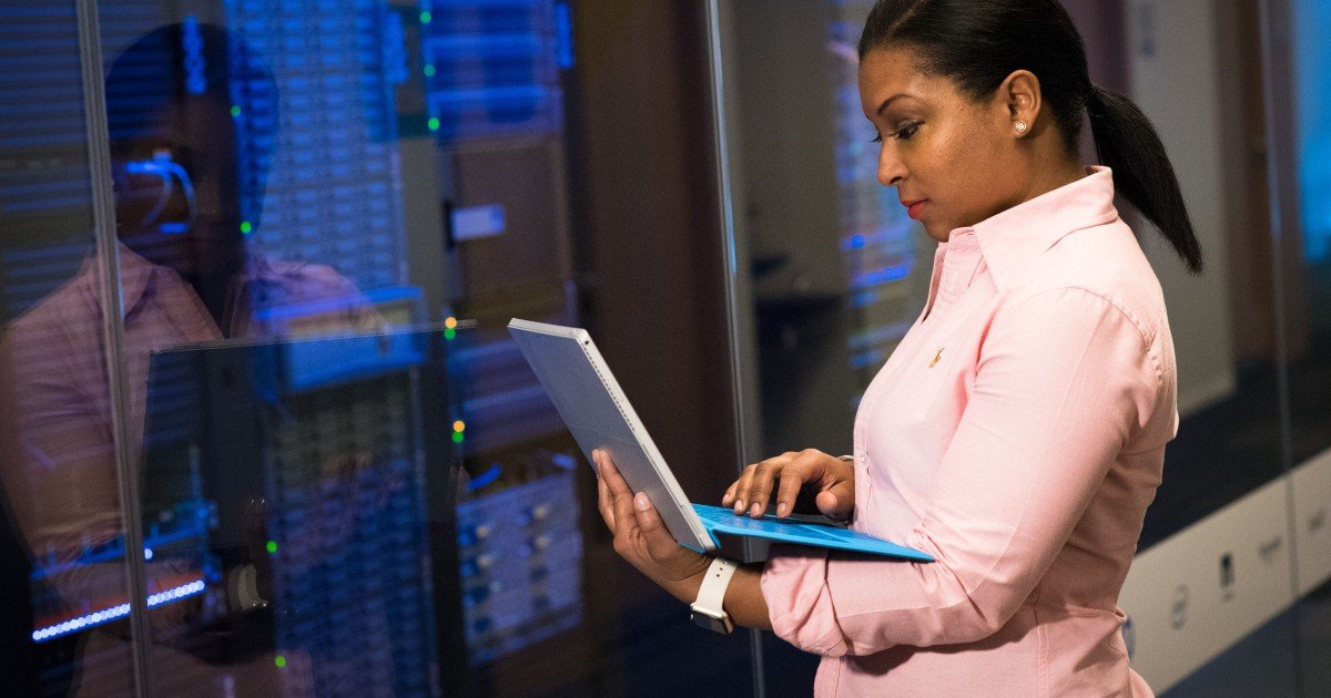 How Does Cloud Computing Work Behind the Scenes? A Complete Guide