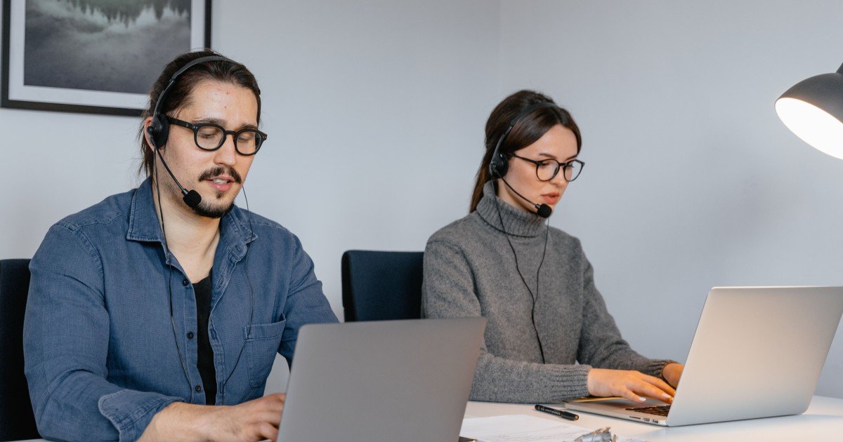 AI Agents vs Chatbots: What Is the Difference and Which Is Better?