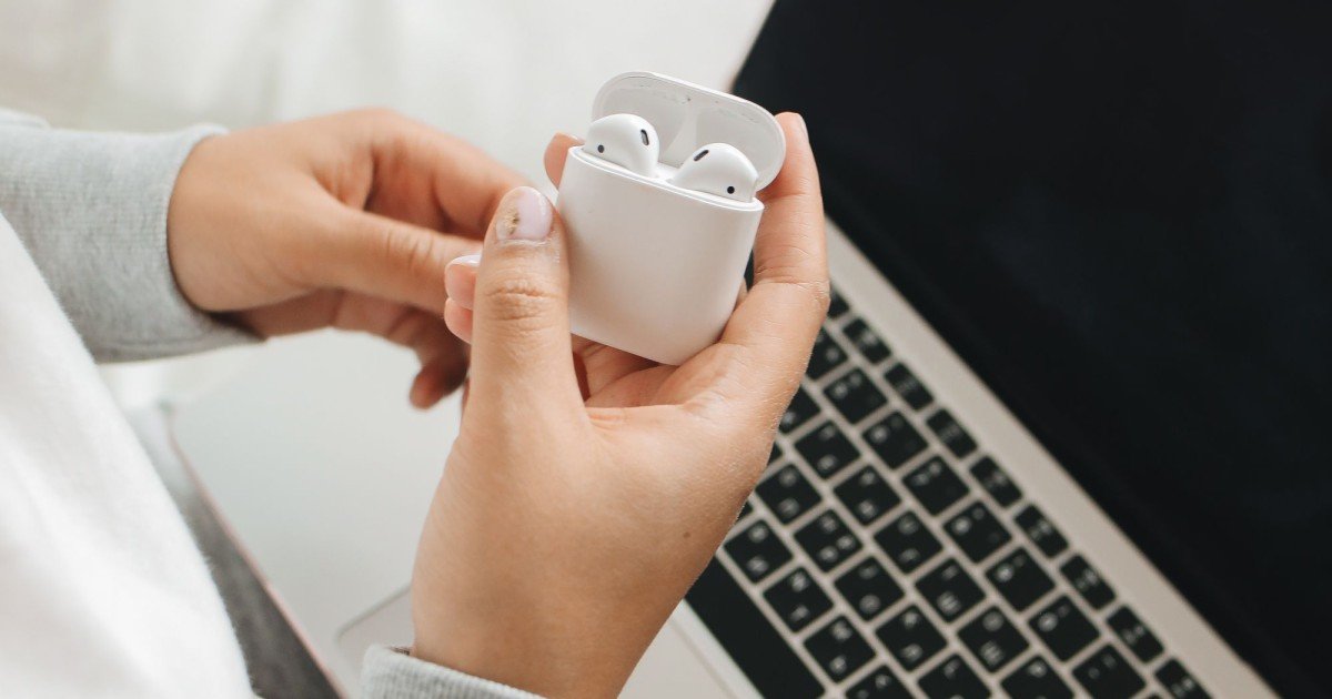 How Does Bluetooth Connect Devices Without Cables?